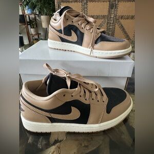 Nike Womens Air Jordan Low Desert